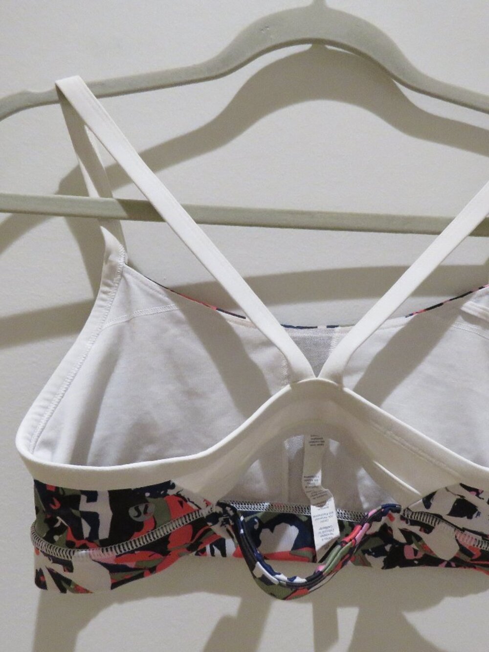 LULULEMON Rise and Run Bra Mini Pop Cut Boom Juice Multi / White Size 8 - Picture 9 of 10